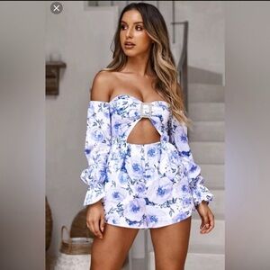 White Fox Boutique La Rousse playsuit floral size Medium